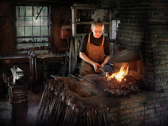 blacksmith-blacksmiths-like-it-hot